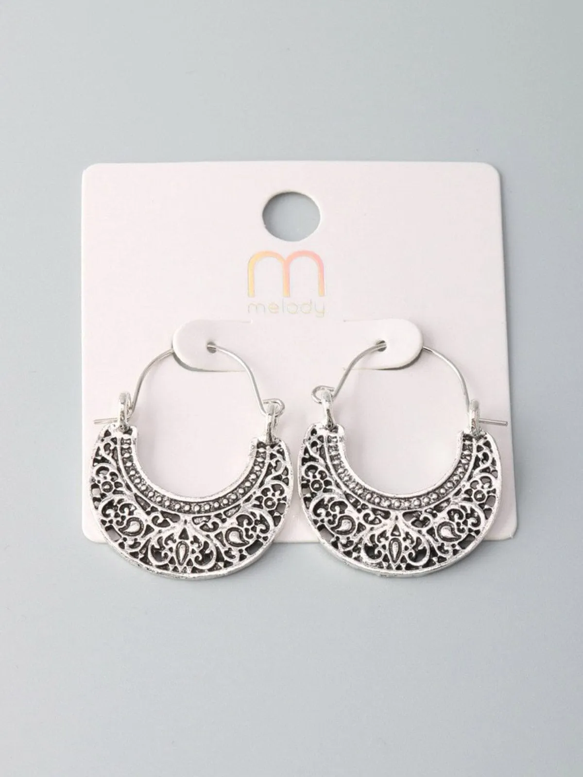 WOMEN'S SILVER DETAILED EARRINGS