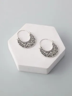 WOMEN'S SILVER DETAILED EARRINGS