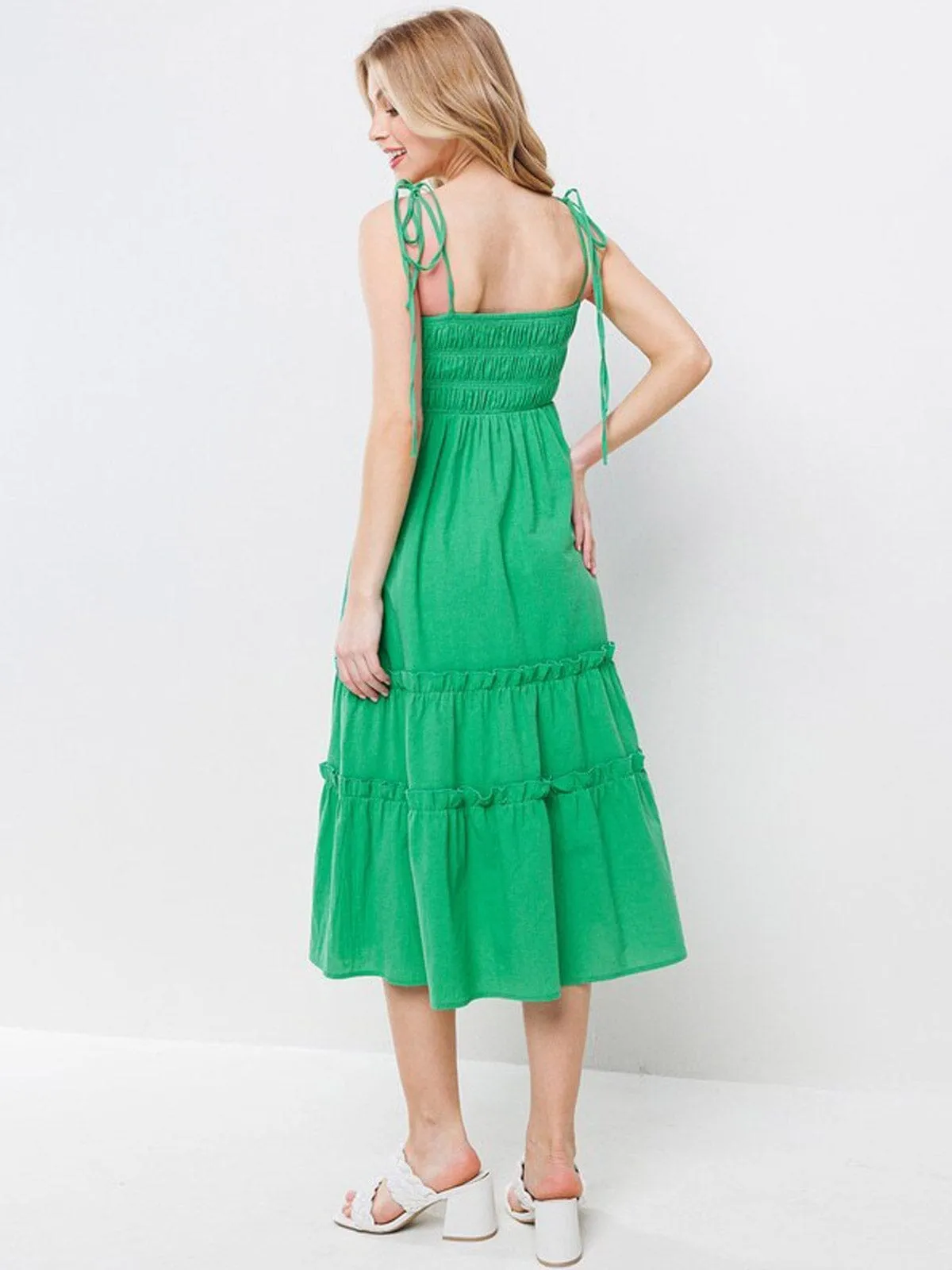 WOMEN'S SLEEVELESS SMOCK TIERED MINI DRESS