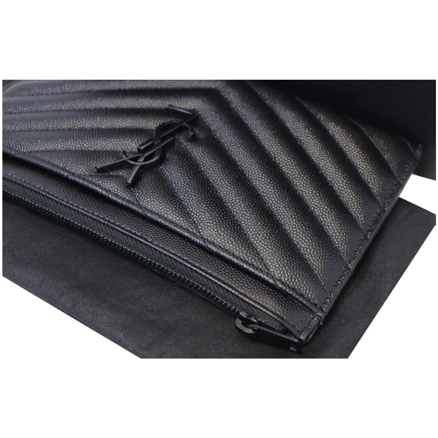 YVES SAINT LAURENT Bill Pouch Grain De Poudre Black